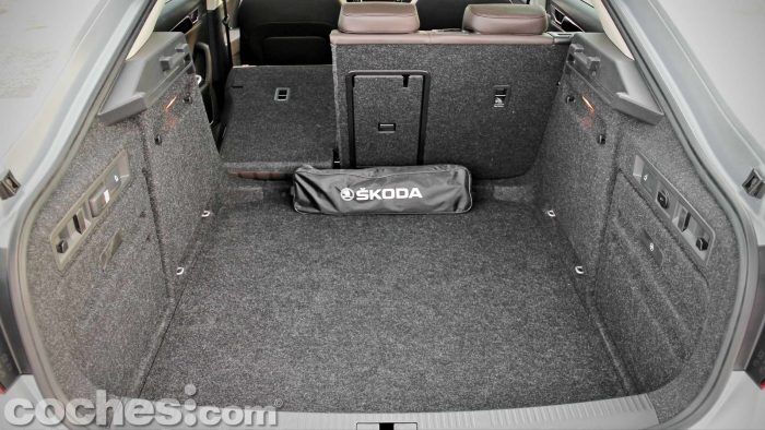 Skoda_Superb_2.0TDI_ Laurin&Klement_040