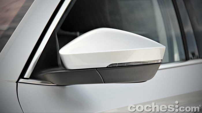 Skoda_Superb_2.0TDI_ Laurin&Klement_050