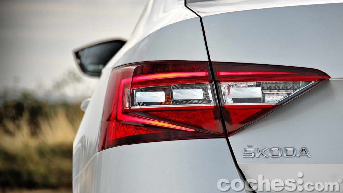 Skoda_Superb_2.0TDI_ Laurin&Klement_052