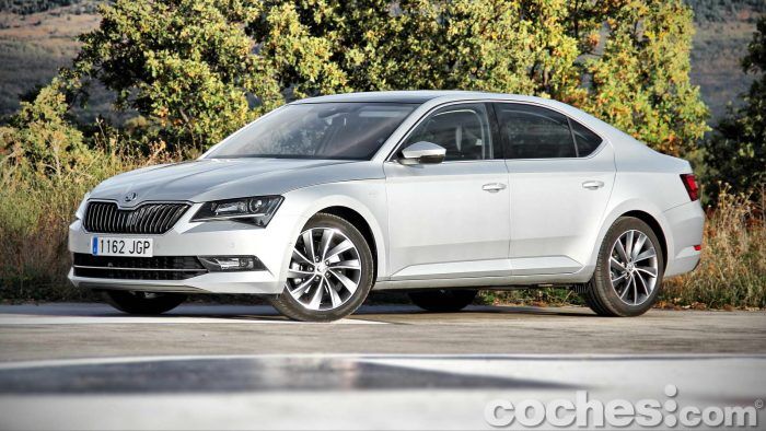 Skoda_Superb_2.0TDI_ Laurin&Klement_054