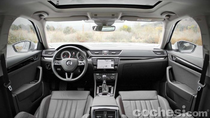 Skoda_Superb_2.0TDI_ Laurin&Klement_055