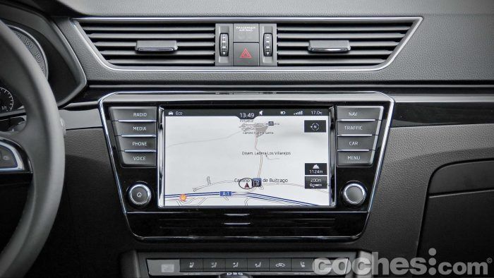 Skoda_Superb_2.0TDI_ Laurin&Klement_058