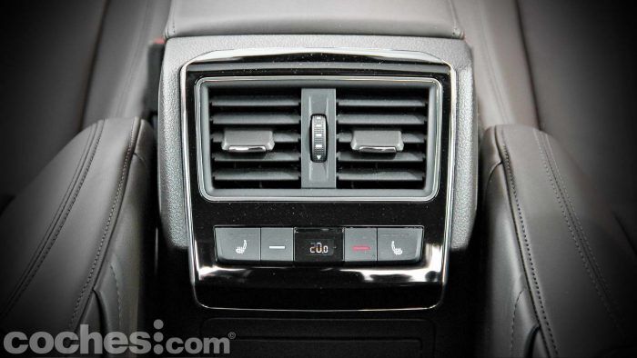 Skoda_Superb_2.0TDI_ Laurin&Klement_065