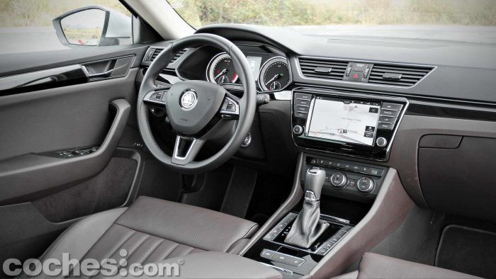 Skoda_Superb_2.0TDI_ Laurin&Klement_067