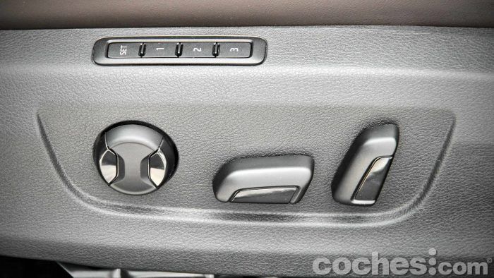 Skoda_Superb_2.0TDI_ Laurin&Klement_077