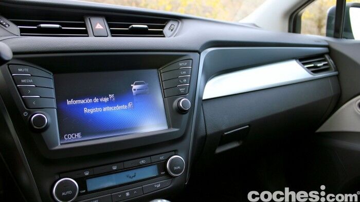 Toyota Avensis 150D prueba 041