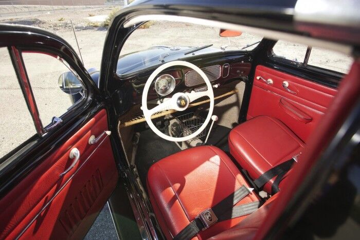 Volkswagen Beetle Oval Window 1954 Green Day interior 02