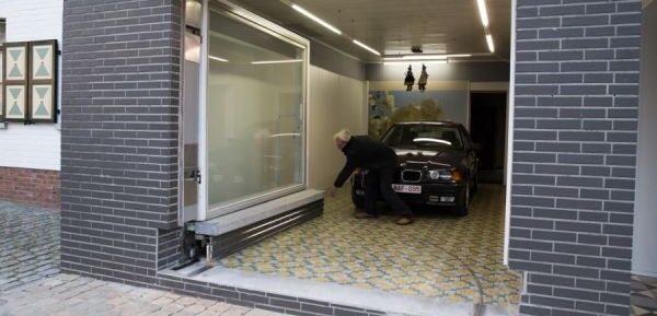 jubilado engaña autoridades con su garaje 03 (600x400)