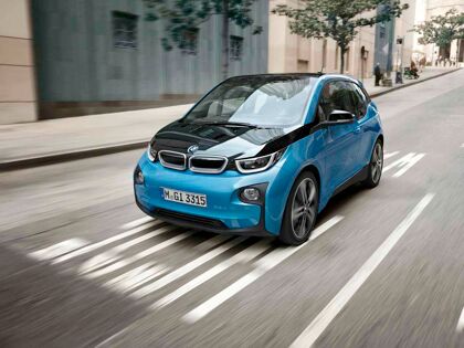 El BMW i3 33 kWh da más, hasta 300 km de autonomía
