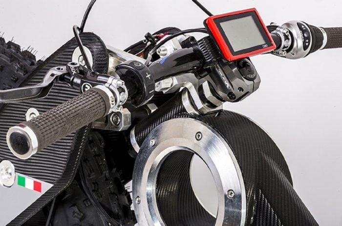 Moto Parilla Carbon 02