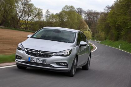 Llega el Opel Astra BiTurbo, 160 CV diésel