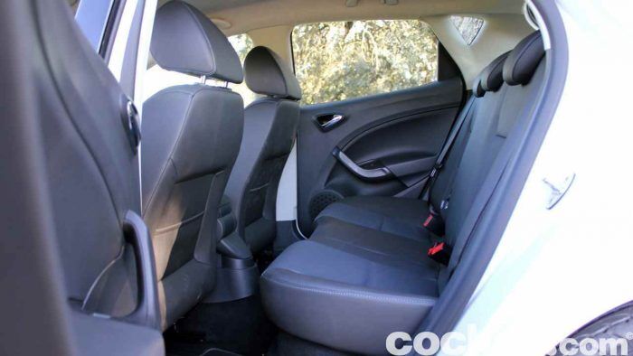 Seat Ibiza Connect 2016 prueba interior 17