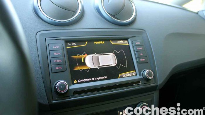 Seat Ibiza Connect 2016 prueba interior 19