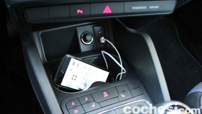Seat Ibiza Connect 2016 prueba interior 2