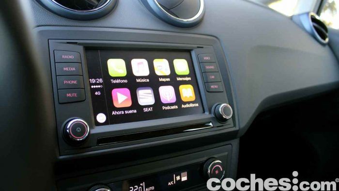 Seat Ibiza Connect 2016 prueba interior 3