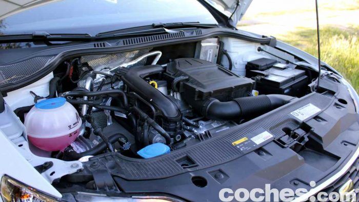Seat Ibiza Connect 2016 prueba motor 2