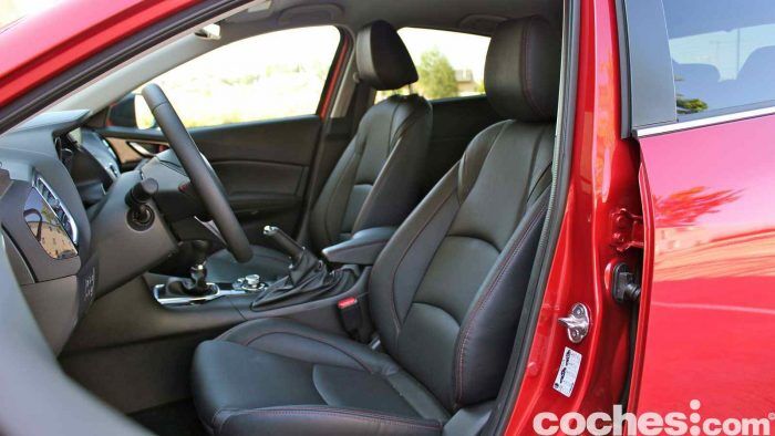 Mazda 3 2.2 Skyactive-D prueba interior 01