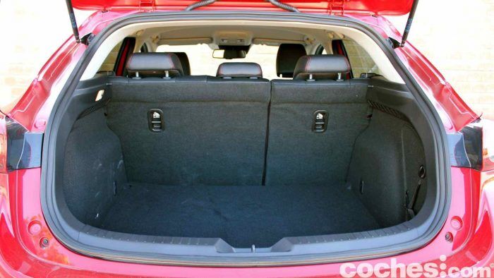 Mazda 3 2.2 Skyactive-D prueba maletero 5