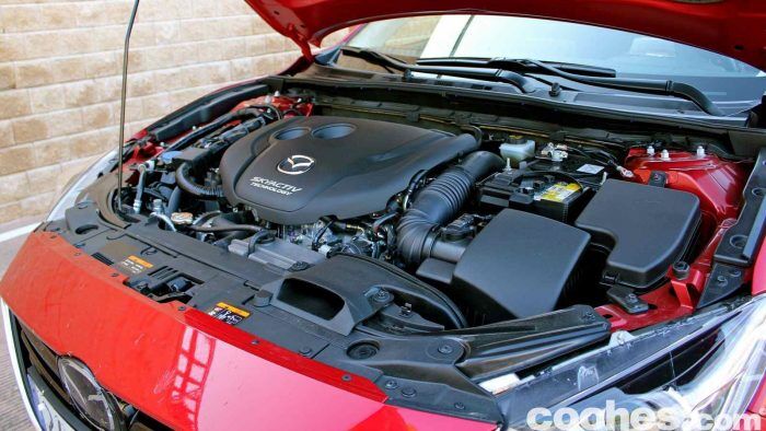 Mazda 3 2.2 Skyactive-D prueba motor 1