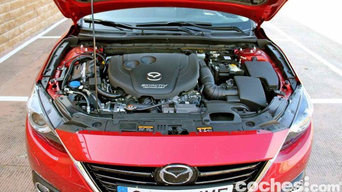 Mazda 3 2.2 Skyactive-D prueba motor 2