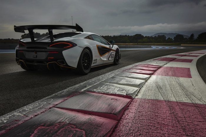 McLaren 570S Sprint 2016 04