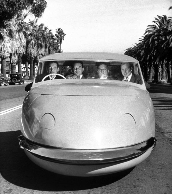 Davis Divan 1948 frontal