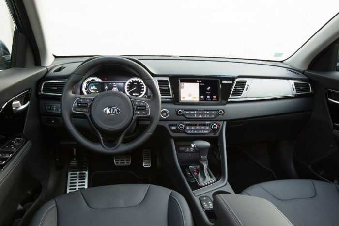 Kia Niro 2017 Interior 20 700x466