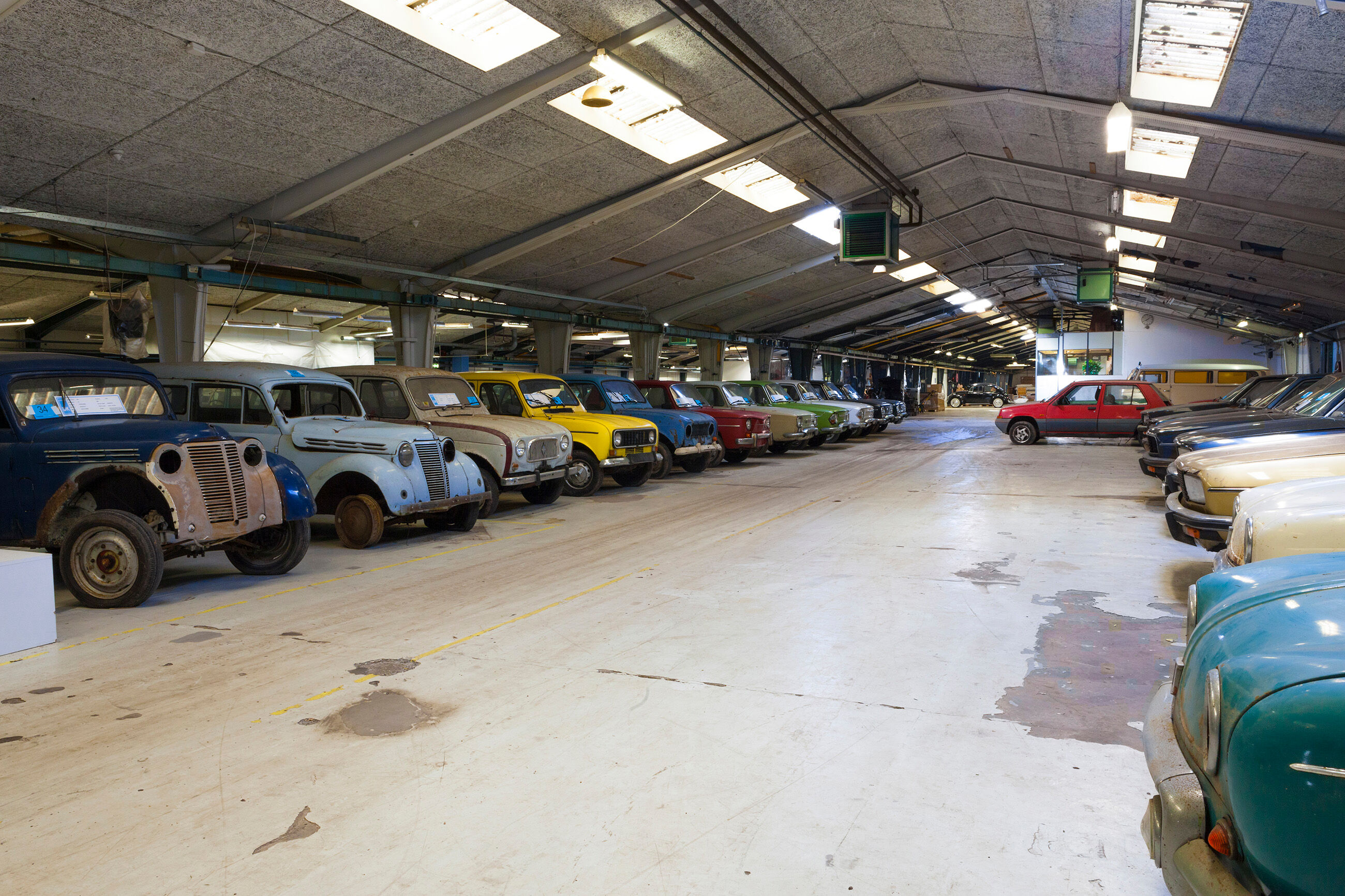 Renaults listos para la subasta