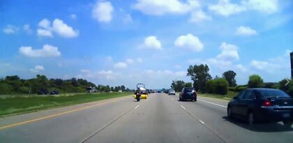 Este vídeo demuestra por qué debes asegurar bien la carga