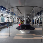 Autobús sobre coches sale de fábrica en China