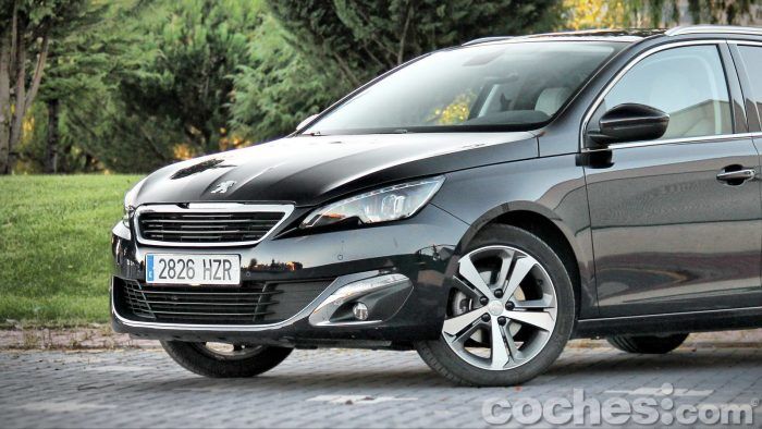 Peugeot_308_SW_1.2_PureTech_004