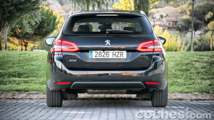 Peugeot_308_SW_1.2_PureTech_006