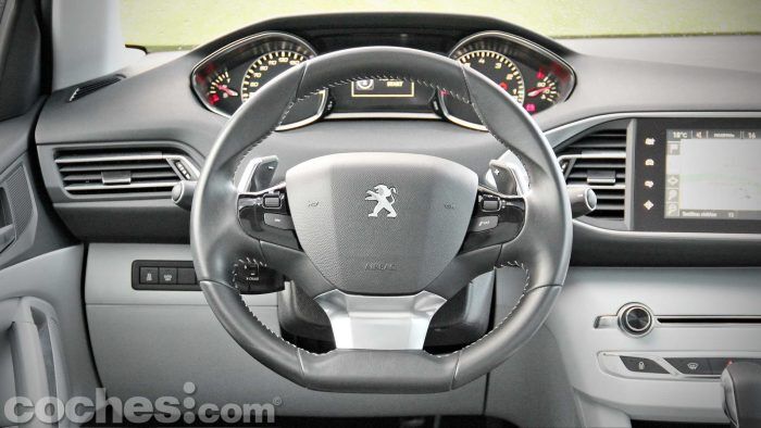 Peugeot_308_SW_1.2_PureTech_019