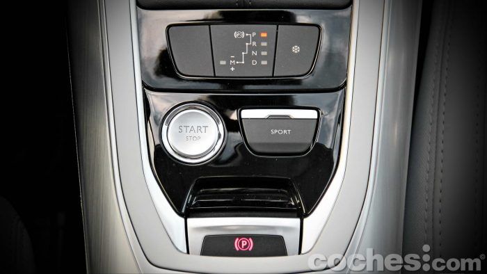 Peugeot_308_SW_1.2_PureTech_035