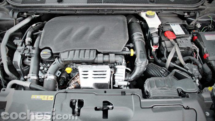 Peugeot_308_SW_1.2_PureTech_055