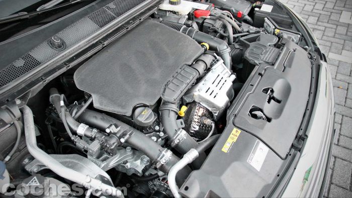 Peugeot_308_SW_1.2_PureTech_057