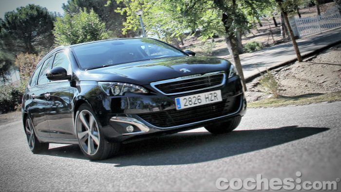 Peugeot_308_SW_1.2_PureTech_061