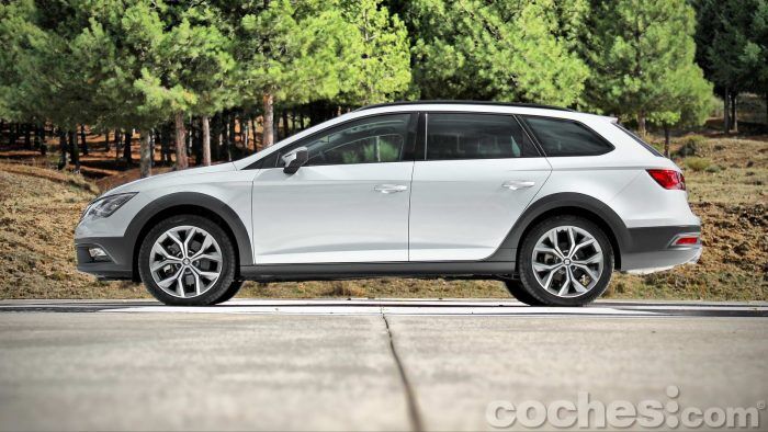 SEAT_León_X-Perience_2.0TDI_4Drive_DSG_005