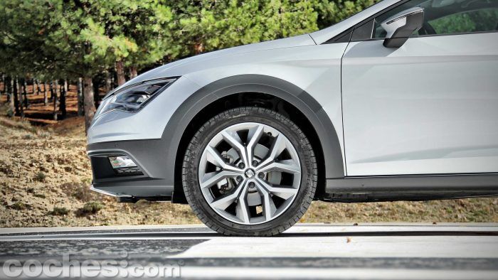 SEAT_León_X-Perience_2.0TDI_4Drive_DSG_016