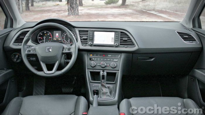 SEAT_León_X-Perience_2.0TDI_4Drive_DSG_028