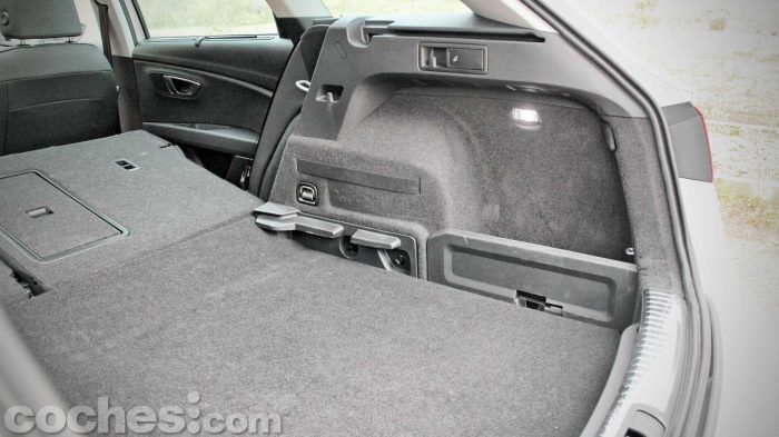 SEAT_León_X-Perience_2.0TDI_4Drive_DSG_052