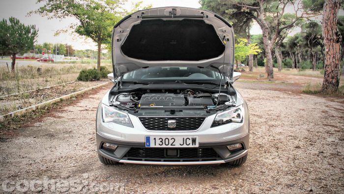 SEAT_León_X-Perience_2.0TDI_4Drive_DSG_055