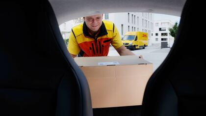 Smart se une a la entrega de pedidos en el coche