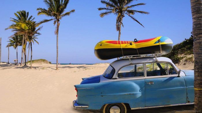 coche clasico americano playa