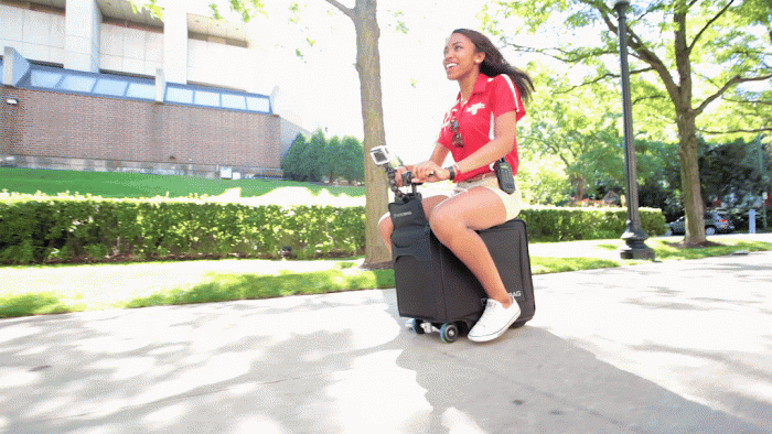 gif de maleta a motor