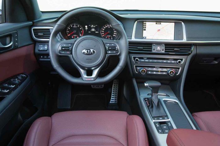Kia Optima GT Sportswagon 2017 interior 01
