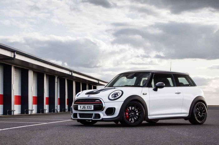 MINI John Cooper Works Challenge 2016 - 1