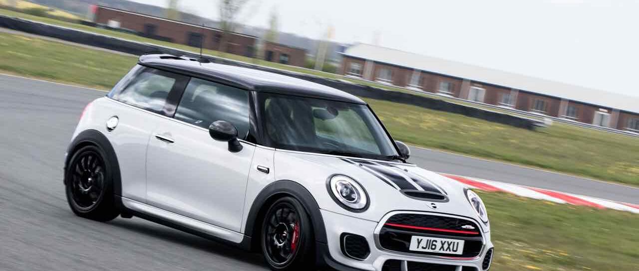 Todas las noticias de coches en un solo portal: Pruebas, fotos, vídeos, informes...