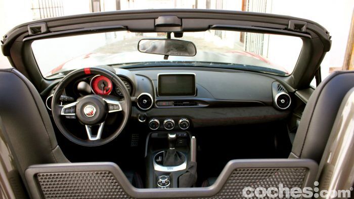 Abarth 124 Spider contacto - 40