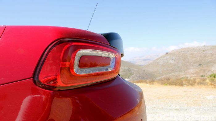 Abarth 124 Spider contacto - 64